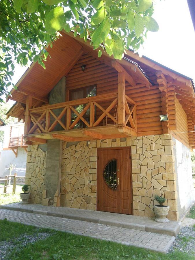 Yablunevyi Tsvit Yaremche Exterior photo